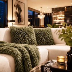 Coussin en fausse fourrure mongole crème | Coussins en fourrure bouclée crème |