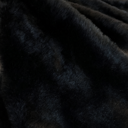 Tissu en fausse fourrure panthère noire