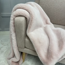 Jeté en fausse fourrure rose Richmond | Grande couverture en fausse fourrure | Couvre-lit rose pâle