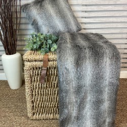 Plaid en fausse fourrure à rayures d'opossum | Couvre-lits en fausse fourrure grise | Couvertures à rayures
