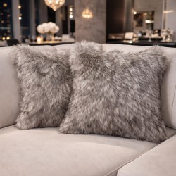 Coussin en fausse fourrure de loup européen | Coussins et oreillers en fourrure de loup européen