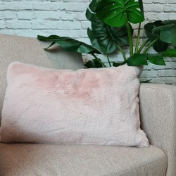 Coussin rectangulaire rose Richmond | Coussins rectangulaires en fausse fourrure |