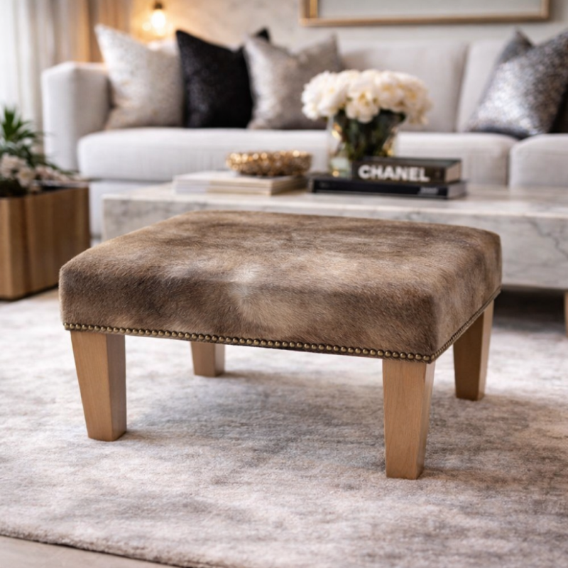 Tabouret carré moyen en cuir de vachette | Tabouret carré beige moucheté