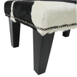 Sgabello piccolo in pelle di mucca bianca e nera | Sgabello piccolo in pelle di mucca