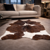 Tapis en peau de vache marron et blanche | Grandes peaux de vache