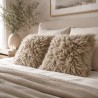 Deux coussins en peau de mouton véritable beige clair, 50 cm
