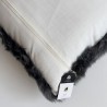 Deux coussins rectangulaires en véritable peau de mouton grise 30x50cm